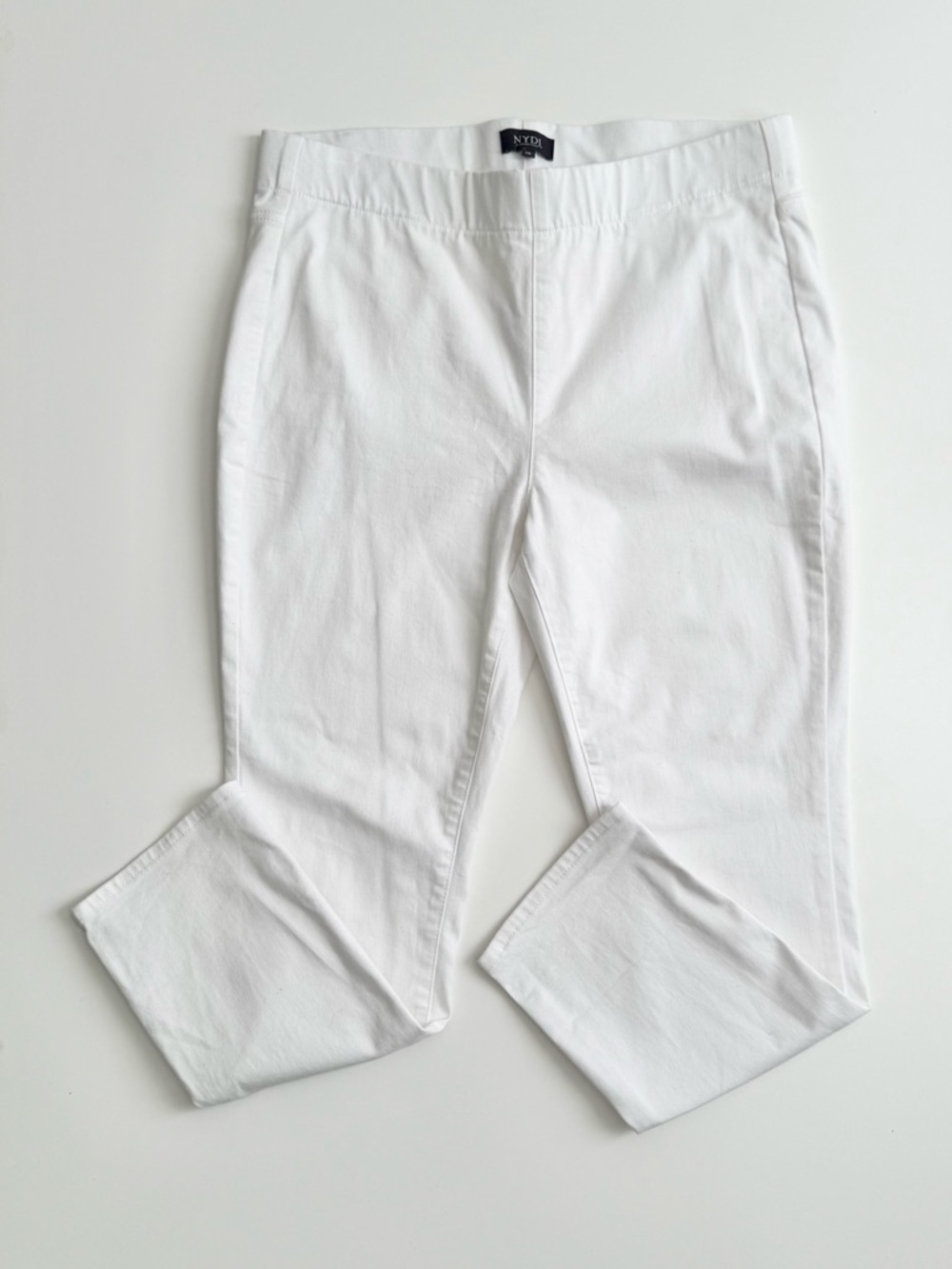 NYDJ White Pull-On Pants Lift Tuck Technology